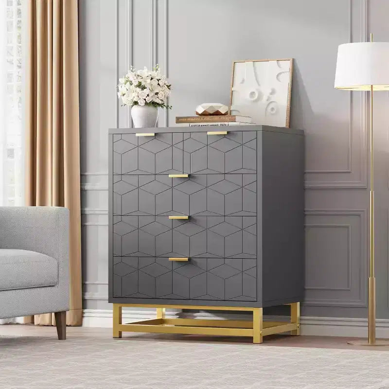 Commode à cinq tiroirs et pieds en métal