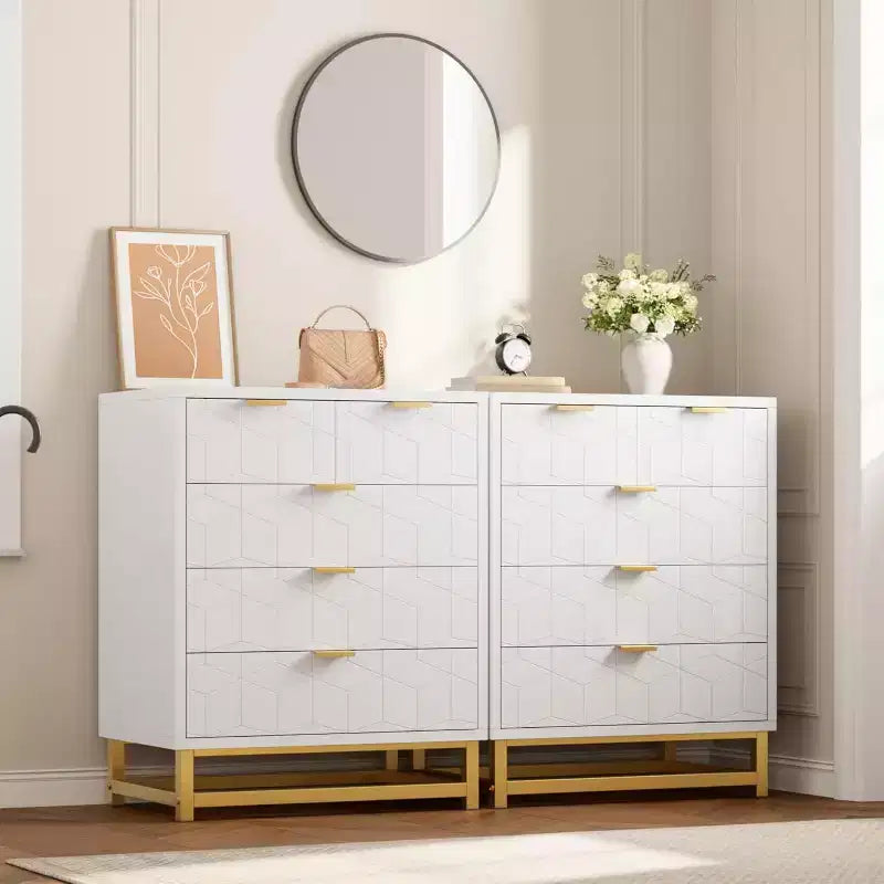 Commode à cinq tiroirs et pieds en métal