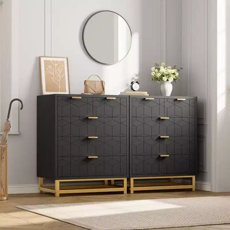 Commode à cinq tiroirs et pieds en métal