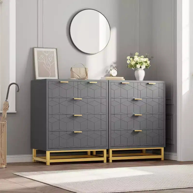 Commode à cinq tiroirs et pieds en métal